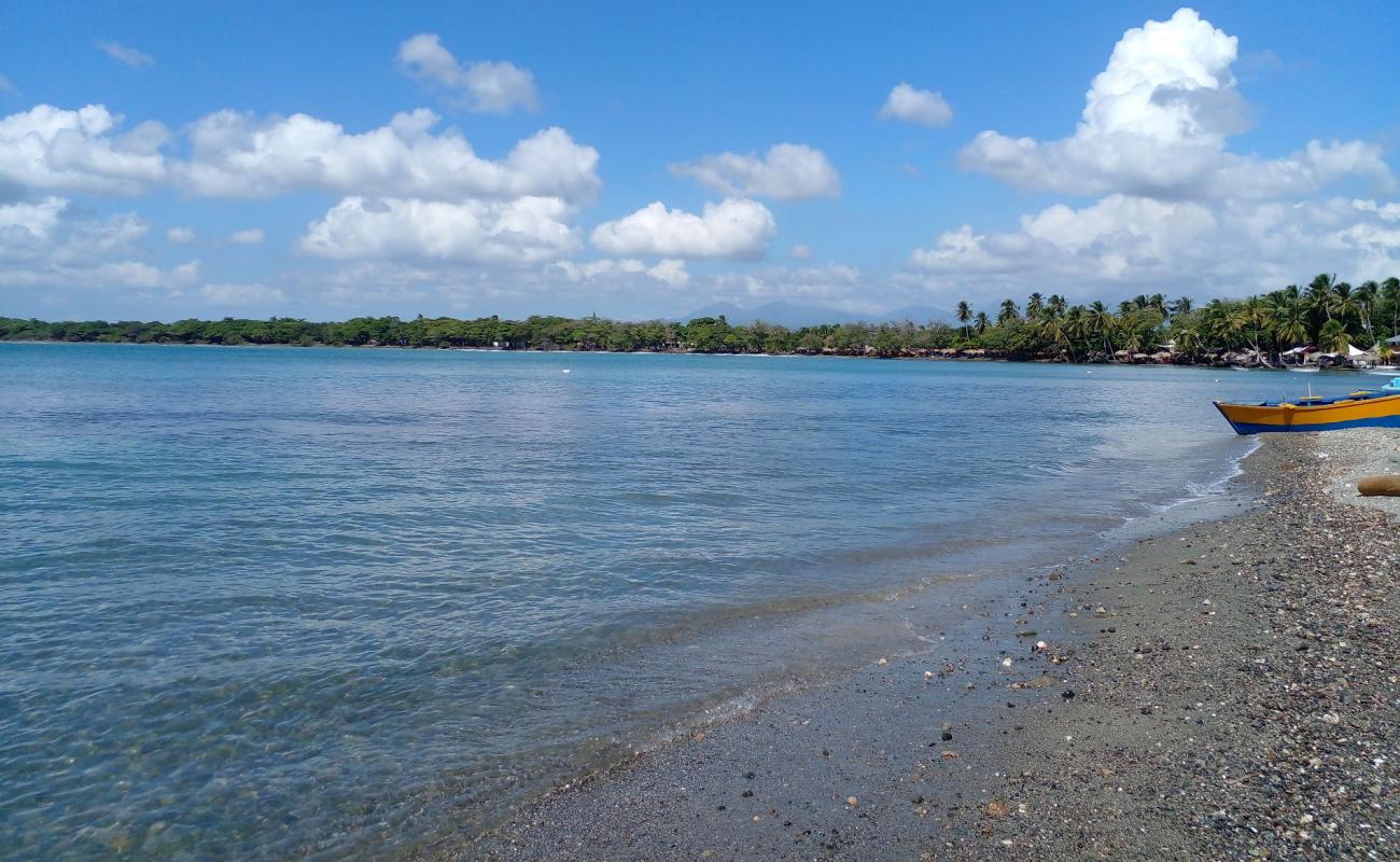 Photo de Cocoland beach avec sable gris de surface