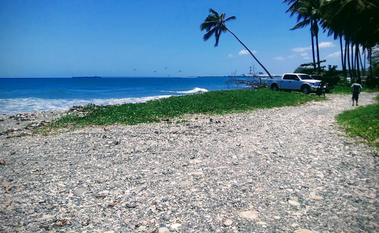 Photo de Patos beach avec caillou fin gris de surface