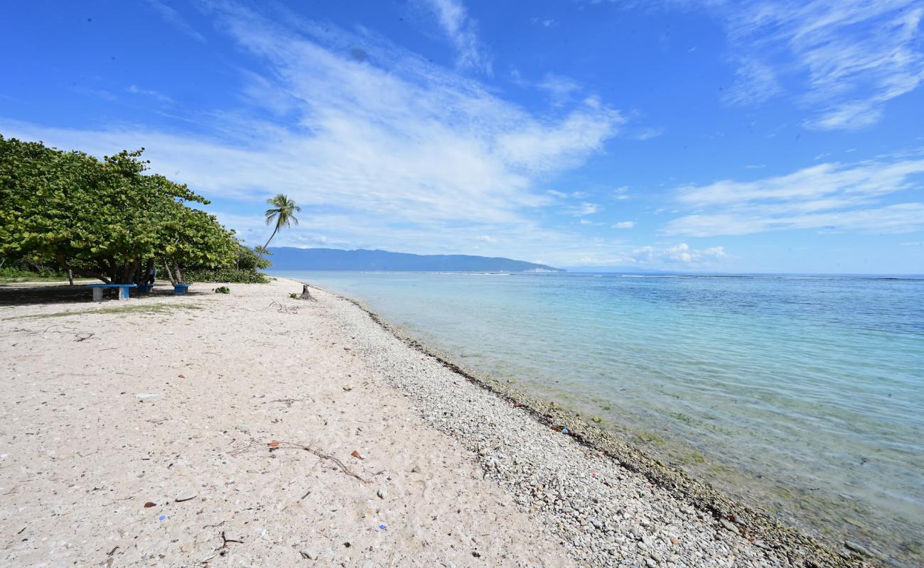 Photo de Saladilla beach avec sable fin et lumineux de surface