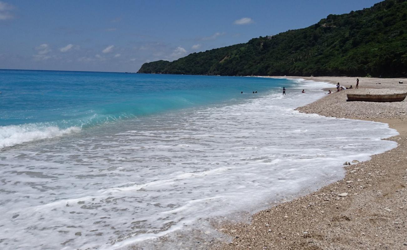 Photo de San Rafael beach avec caillou fin clair de surface