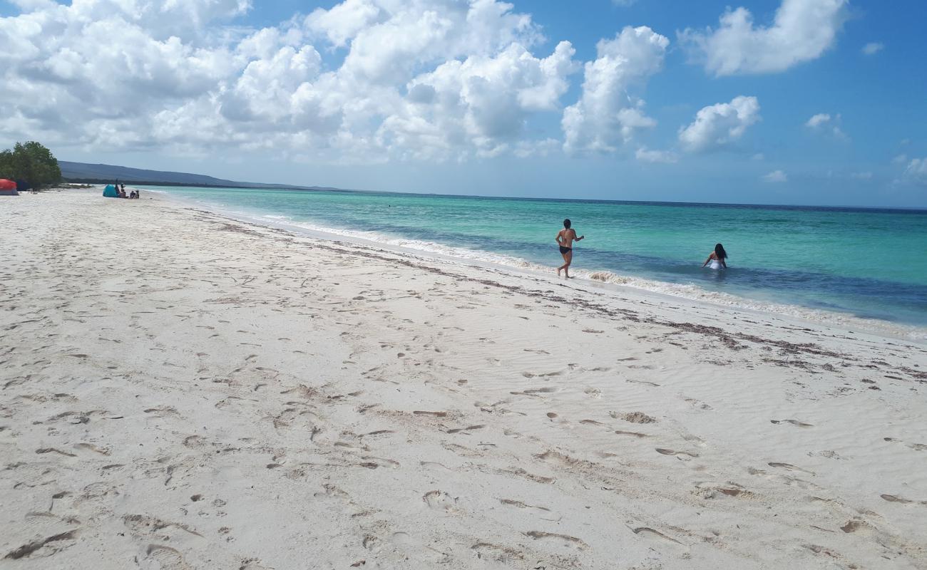 Photo de Blanca beach avec sable fin et lumineux de surface