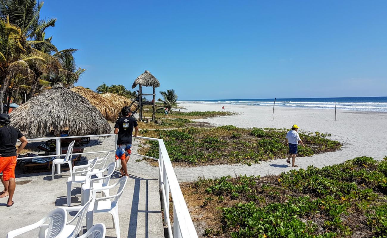 Photo de Bonitta beach avec sable gris de surface