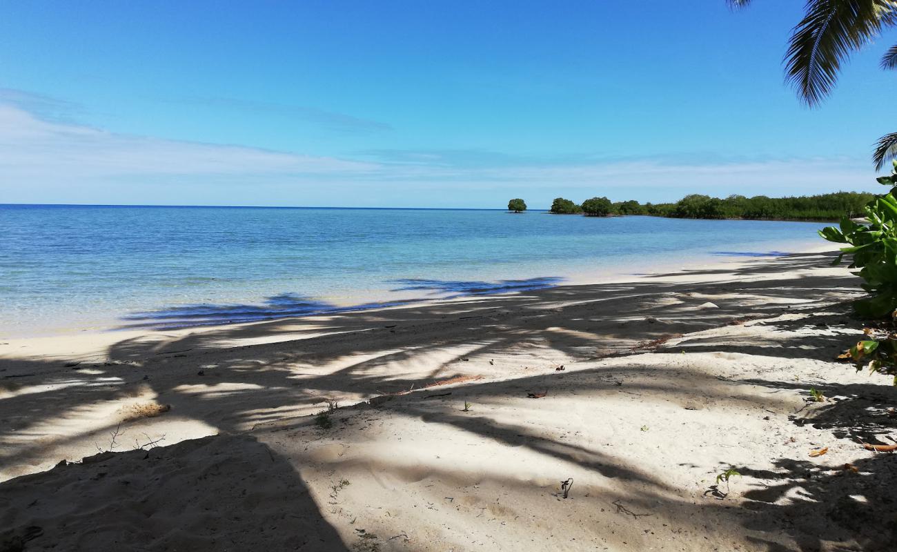 Photo de Nukubati Beach avec sable beige de surface