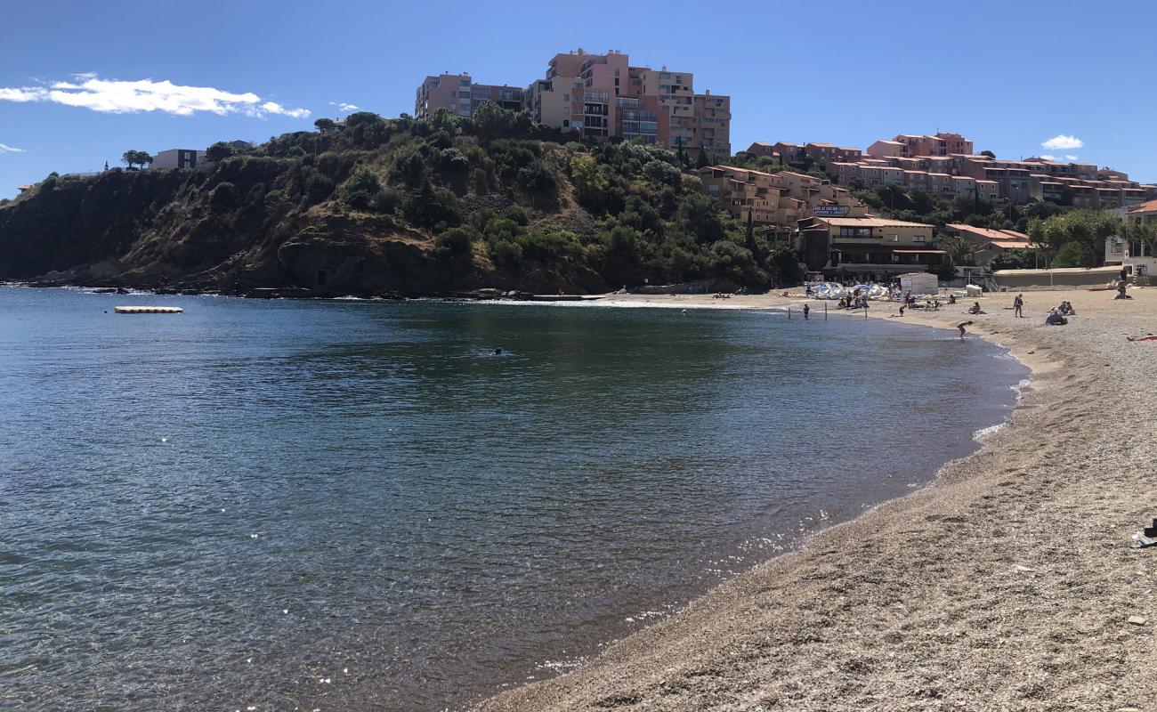 Photo de Plage d'Elmes avec caillou fin clair de surface