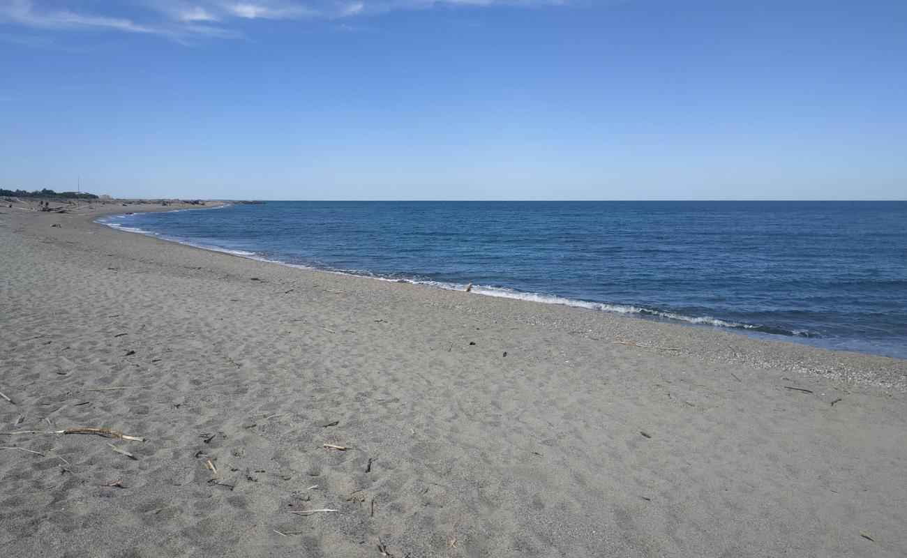 Photo de St Marie wild beach avec sable fin et lumineux de surface