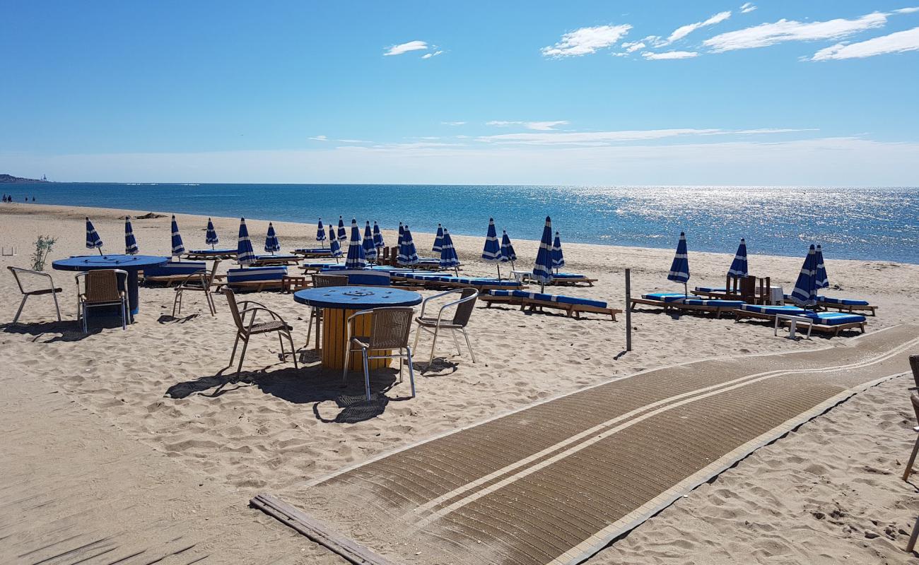 Photo de Plage Baleine avec sable fin et lumineux de surface