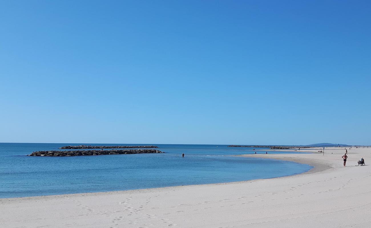 Photo de Palavas beach avec sable lumineux de surface