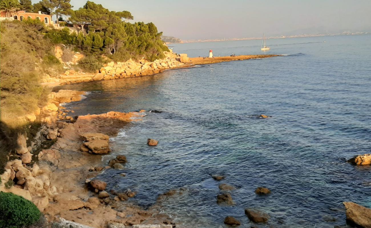 Photo de Fernandel beach avec terrain rocheux de surface