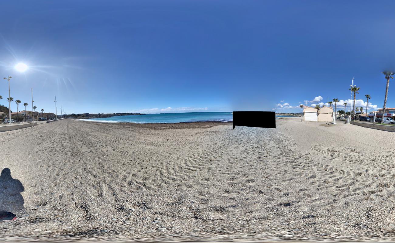 Photo de Plage de Bonnegrâce avec petits galets beige de surface