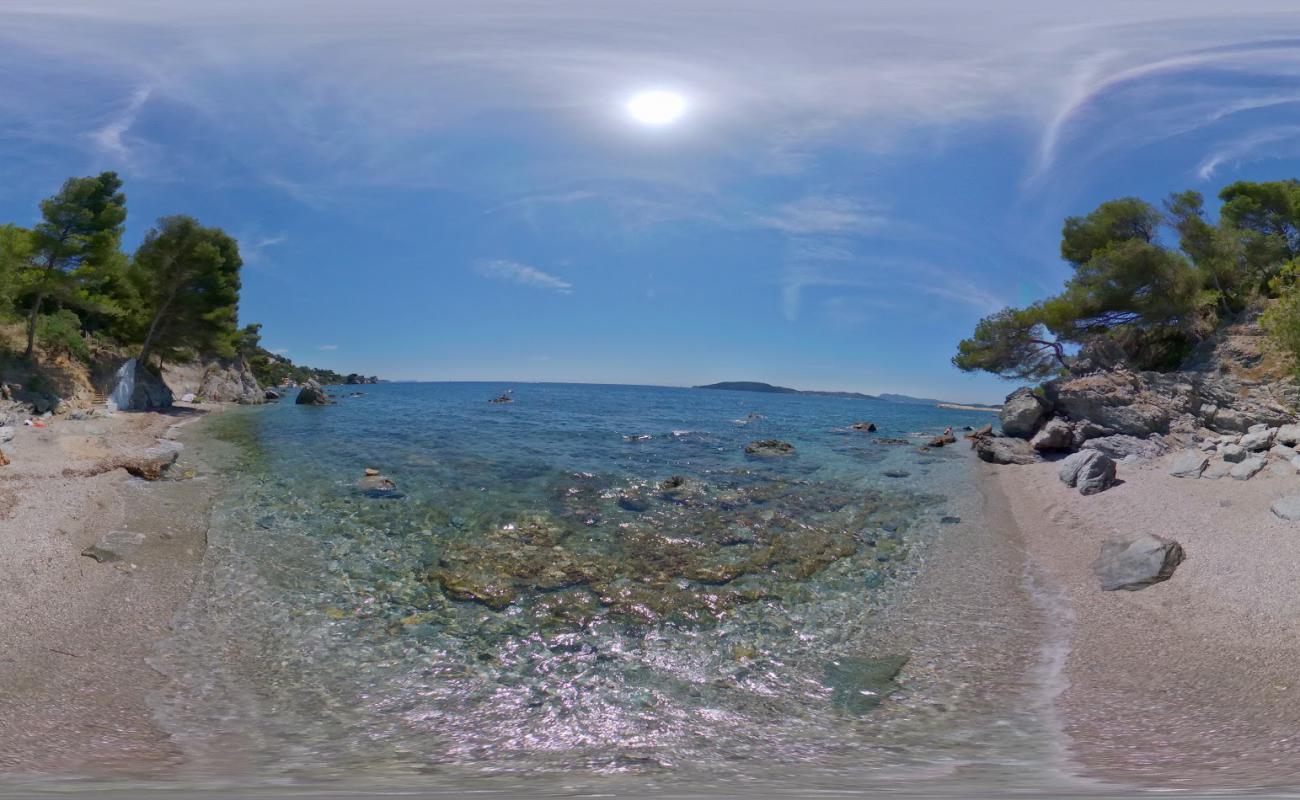 Photo de Plage de la B. Basse avec caillou gris de surface