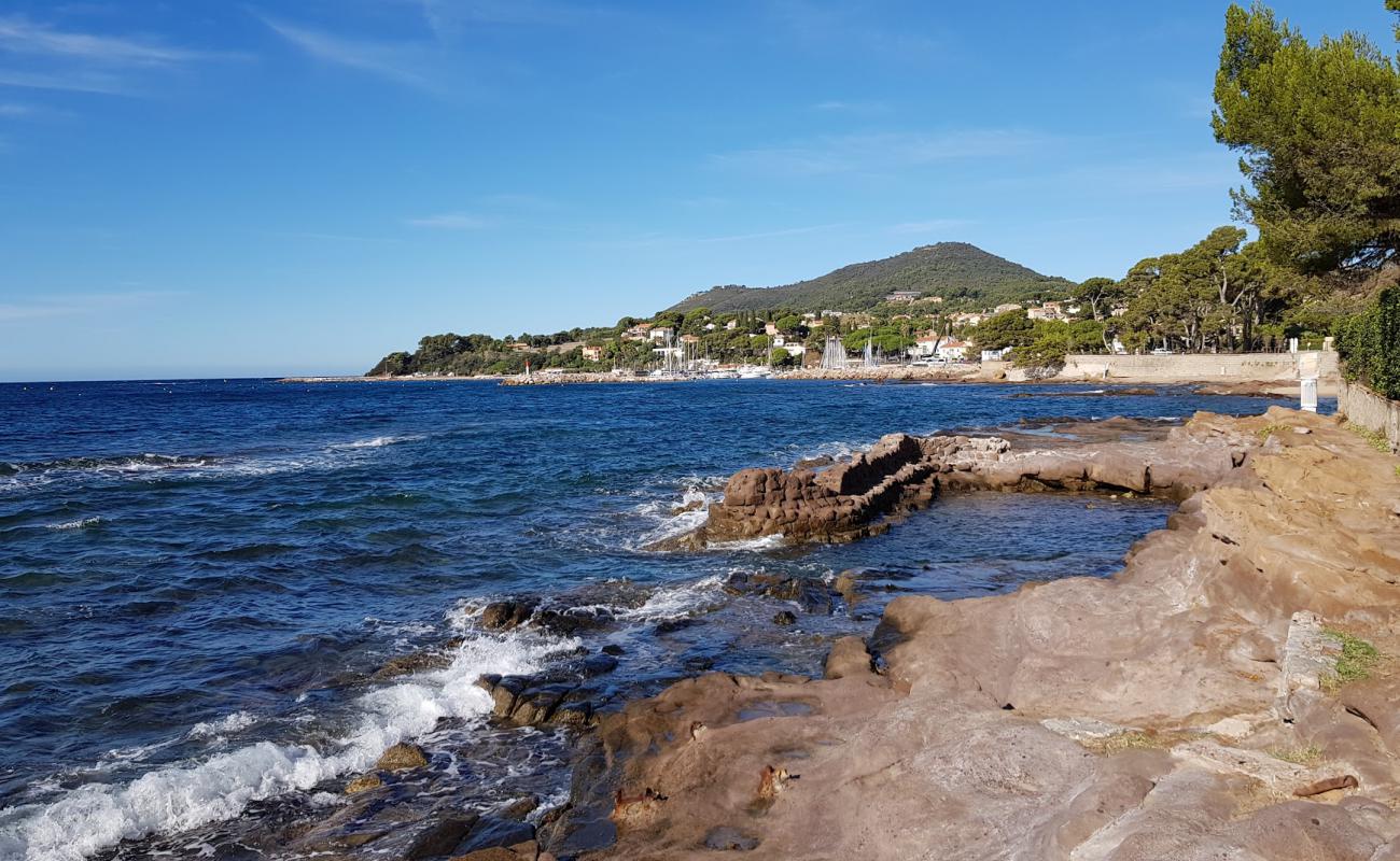 Photo de Plage Frédéric Chopin avec roches de surface