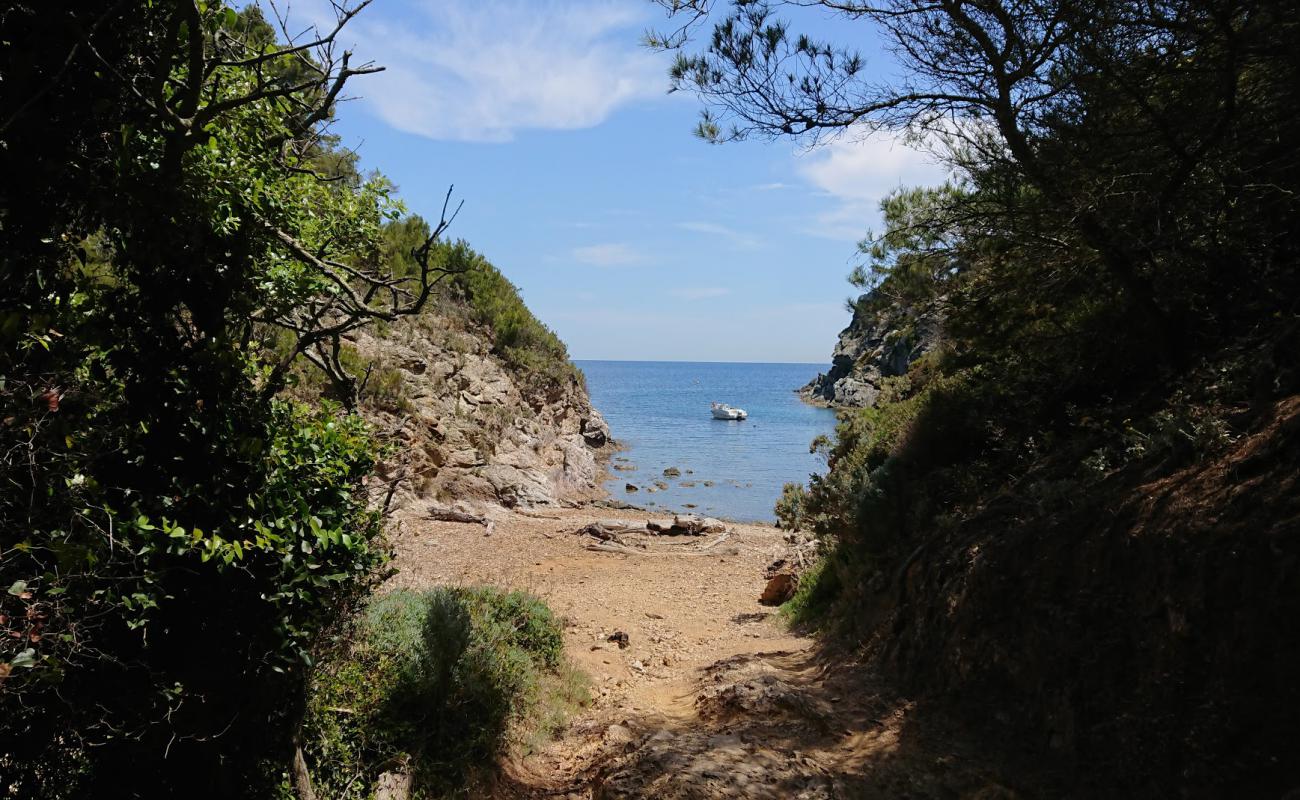Photo de Oustaou de Dieu avec terrain rocheux de surface