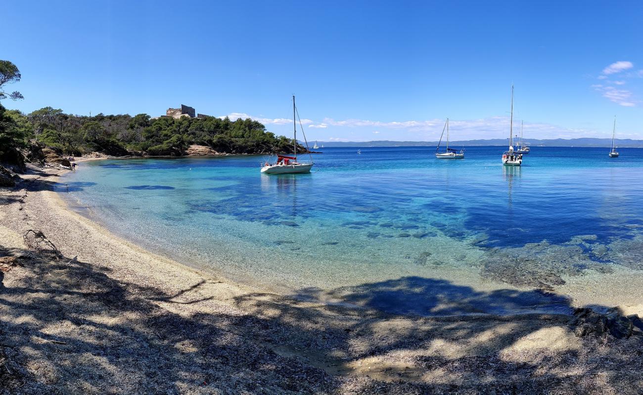Photo de Beach of Alycastre avec petits galets gris de surface