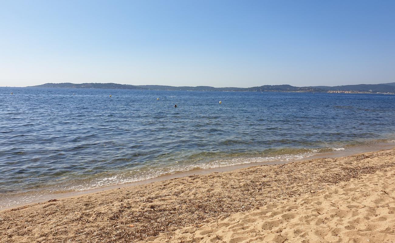 Photo de Champfleuri beach avec sable beige de surface