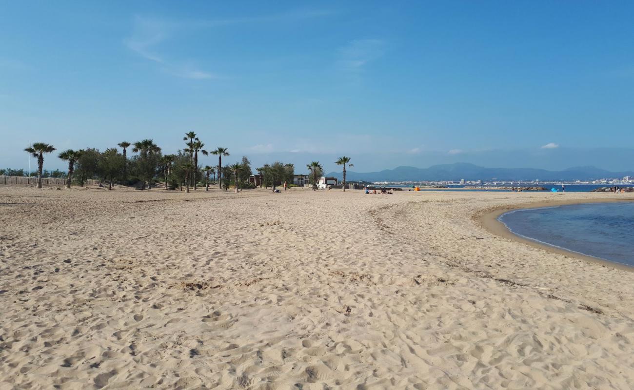 Photo de Plage de Saint-Aygulf avec sable fin et lumineux de surface