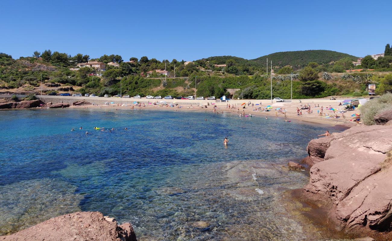 Photo de Plage du Pourrousset avec sable lumineux de surface