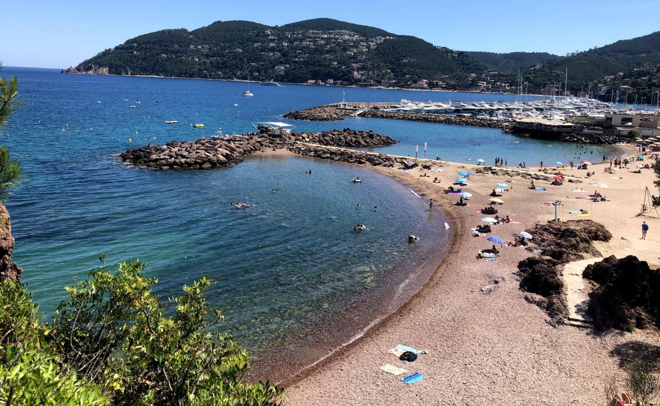 Photo de Plage de Rague avec sable lumineux de surface