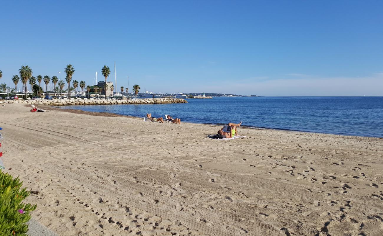 Photo de Plage du Soleil avec sable fin et lumineux de surface