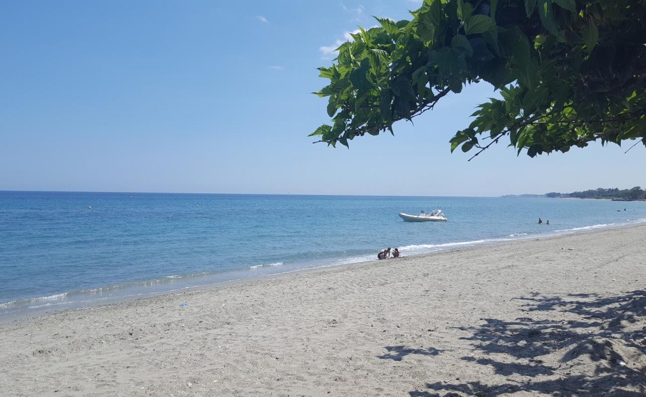 Photo de Moriani Plage avec sable lumineux de surface