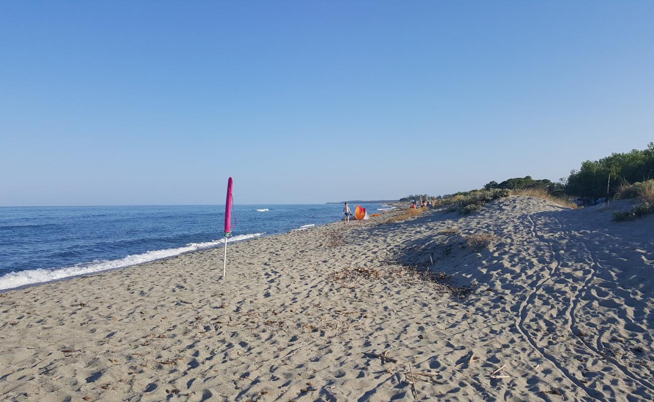 Photo de La Plage Alistro avec sable lumineux de surface