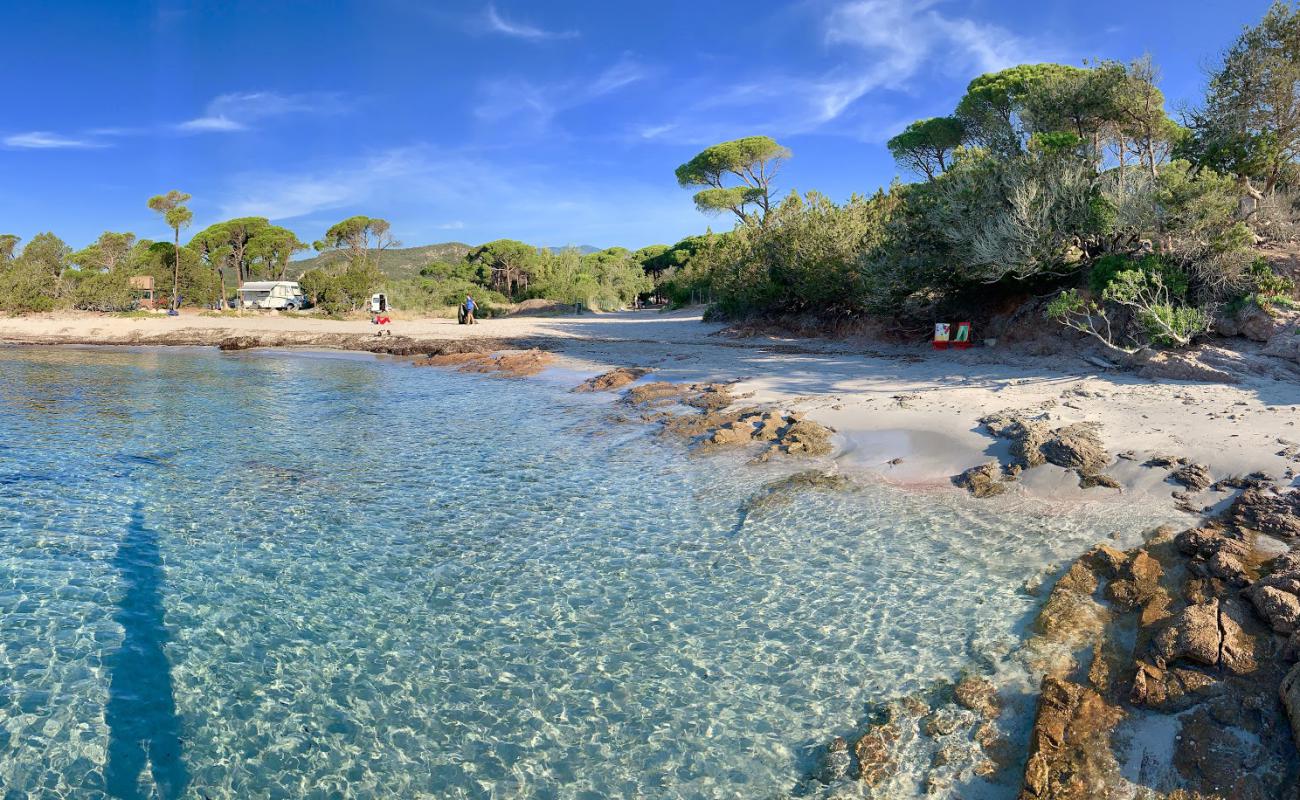 Photo de Plage de Villata avec sable lumineux de surface