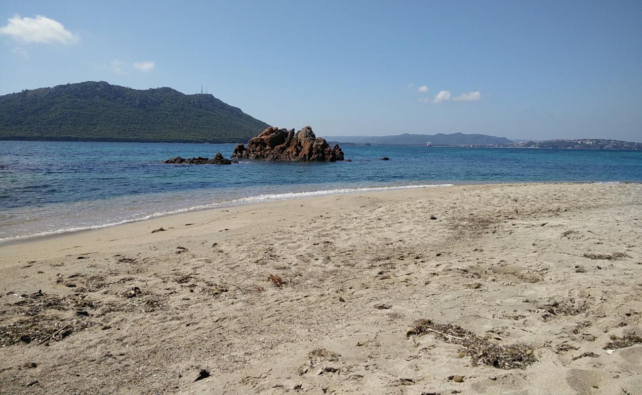 Photo de Plage de Cala Rossa III avec sable lumineux de surface