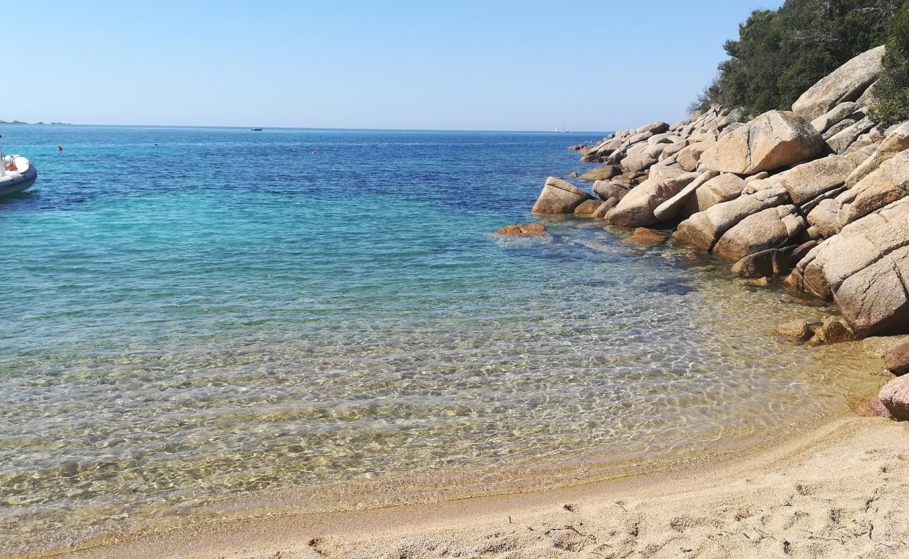 Photo de Bercajo beach avec sable lumineux de surface