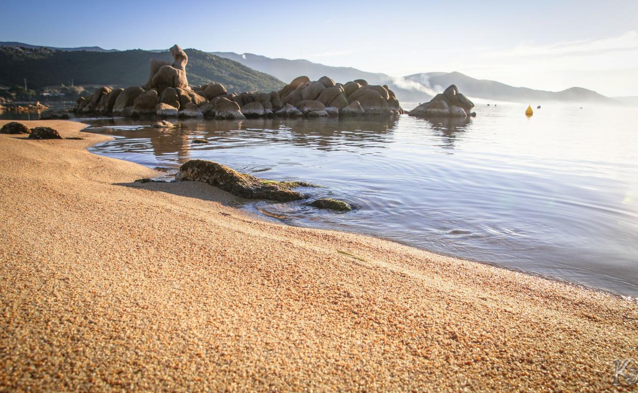 Photo de Ruppione beach II avec sable fin et lumineux de surface