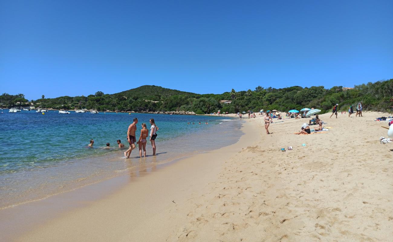 Photo de Isolella beach avec sable beige fin de surface