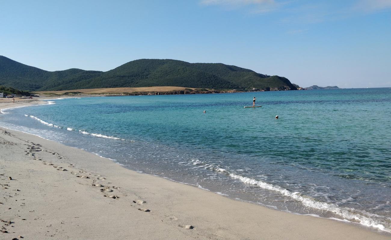 Photo de Capo Di Feno avec sable lumineux de surface