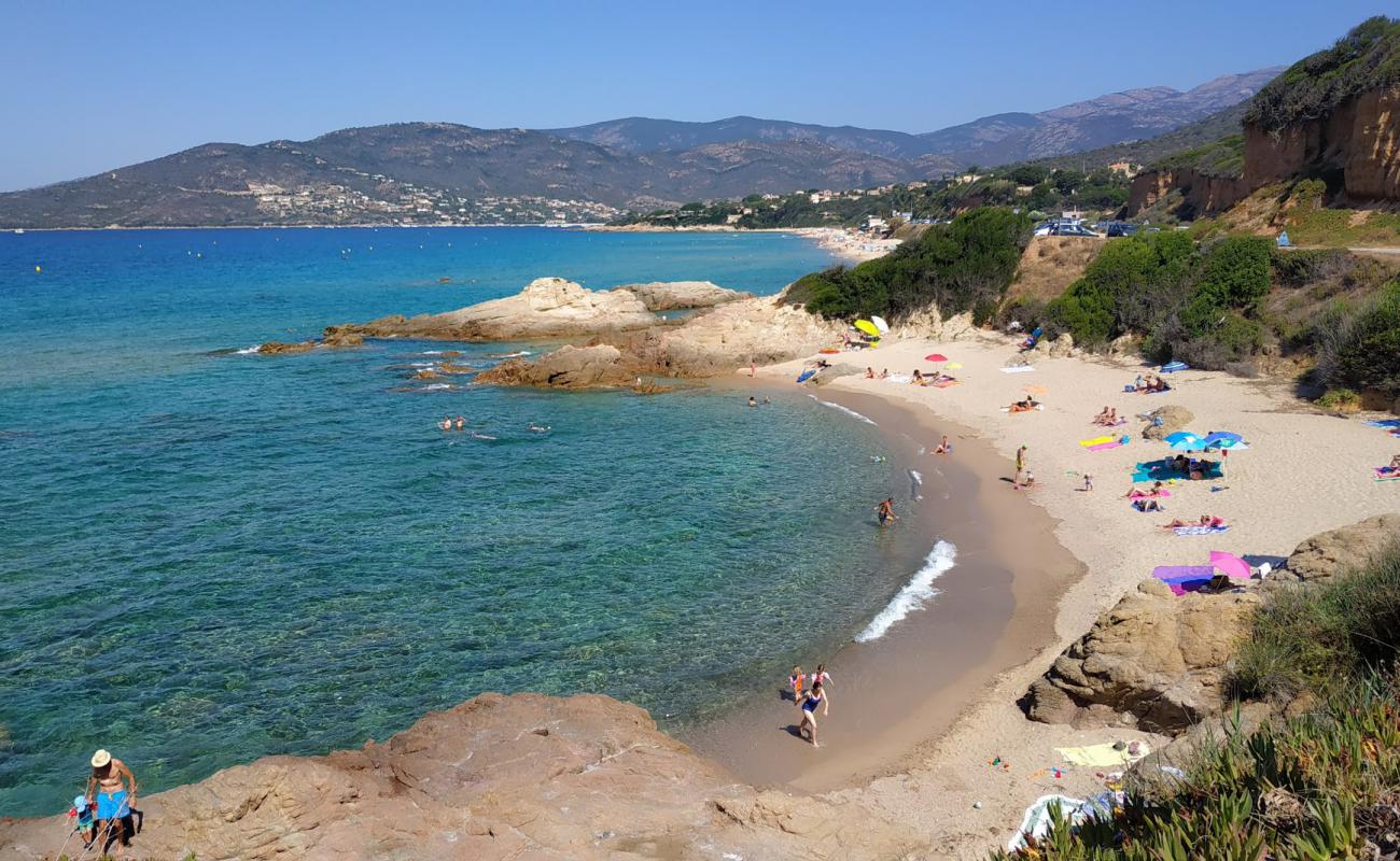 Photo de Castellu beach avec sable lumineux de surface