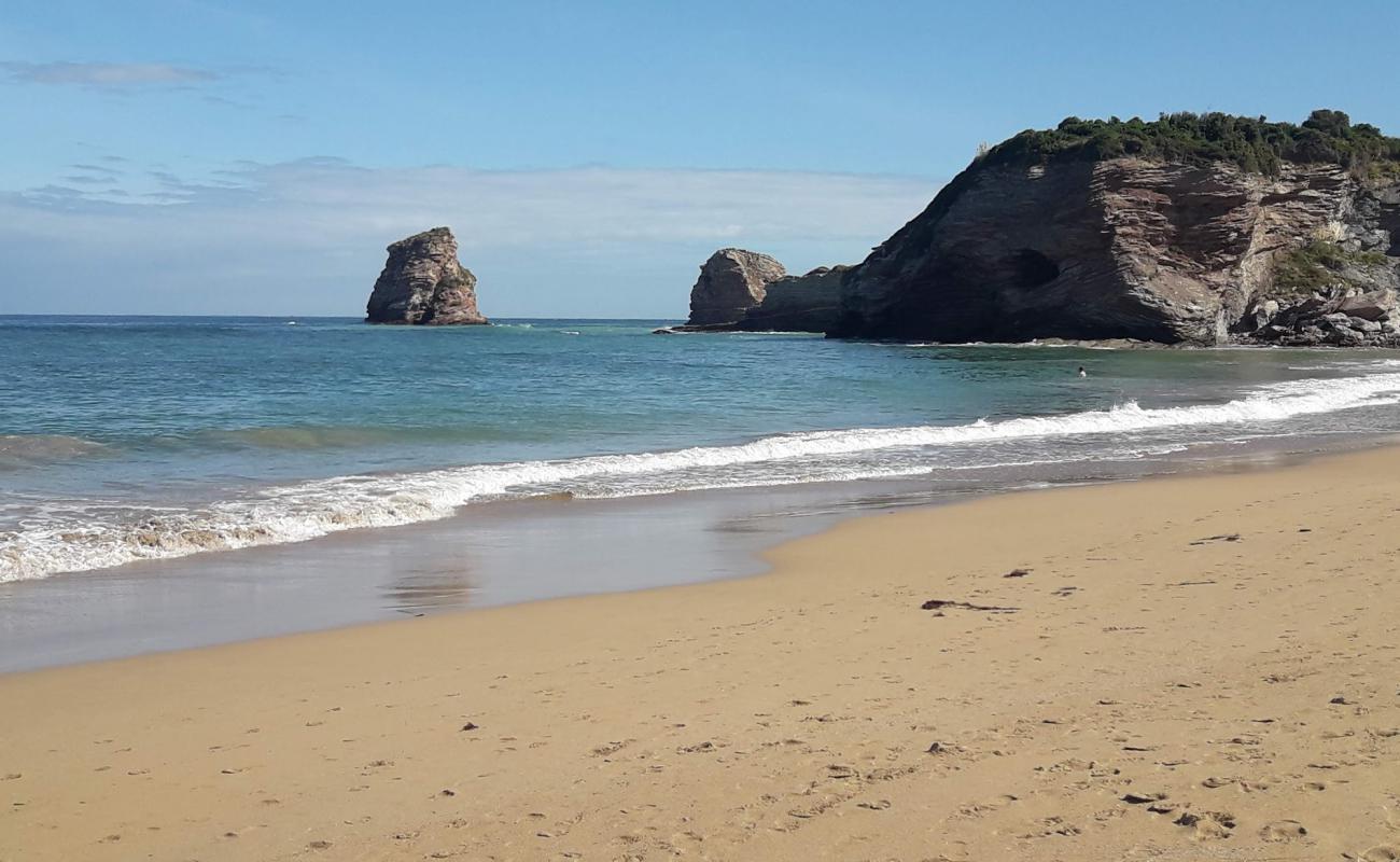 Photo de Plage d'Hendaye avec sable lumineux de surface