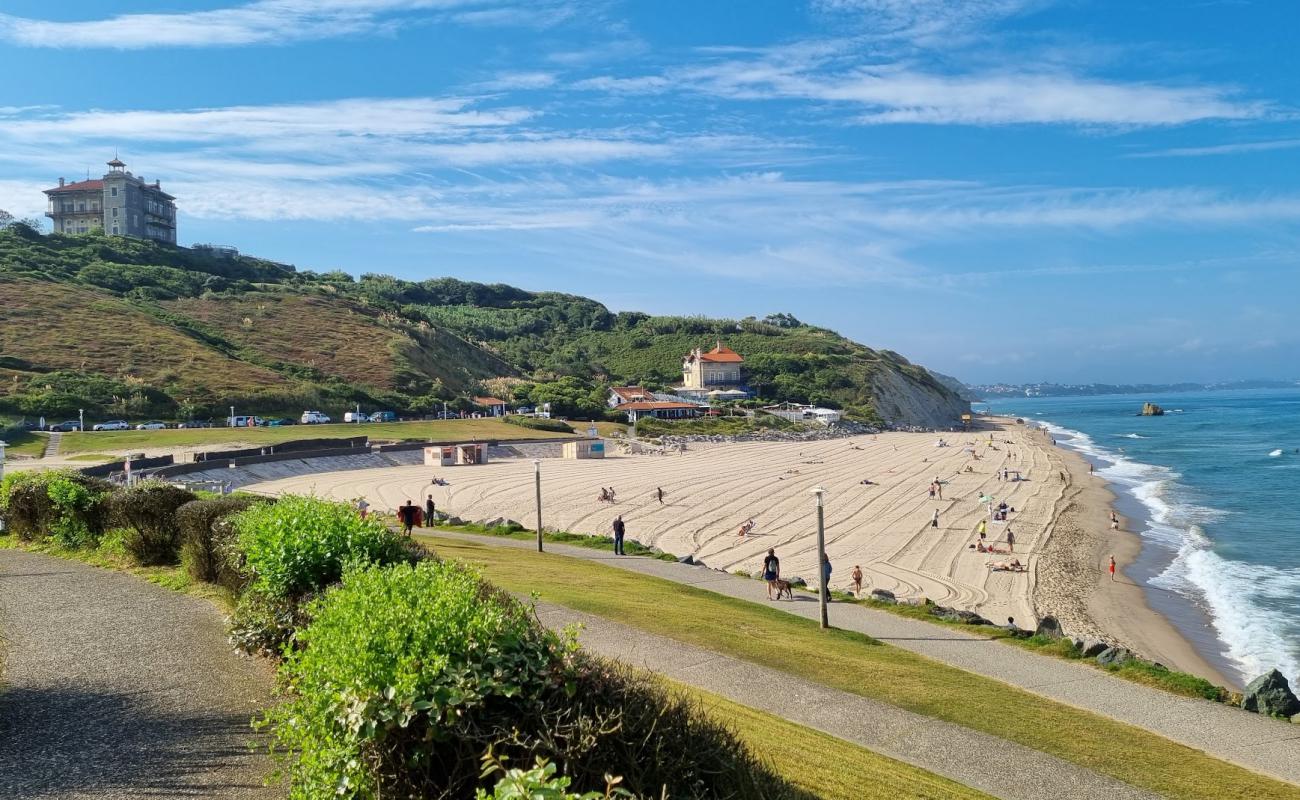 Photo de Plage d'Ilbarritz avec sable lumineux de surface