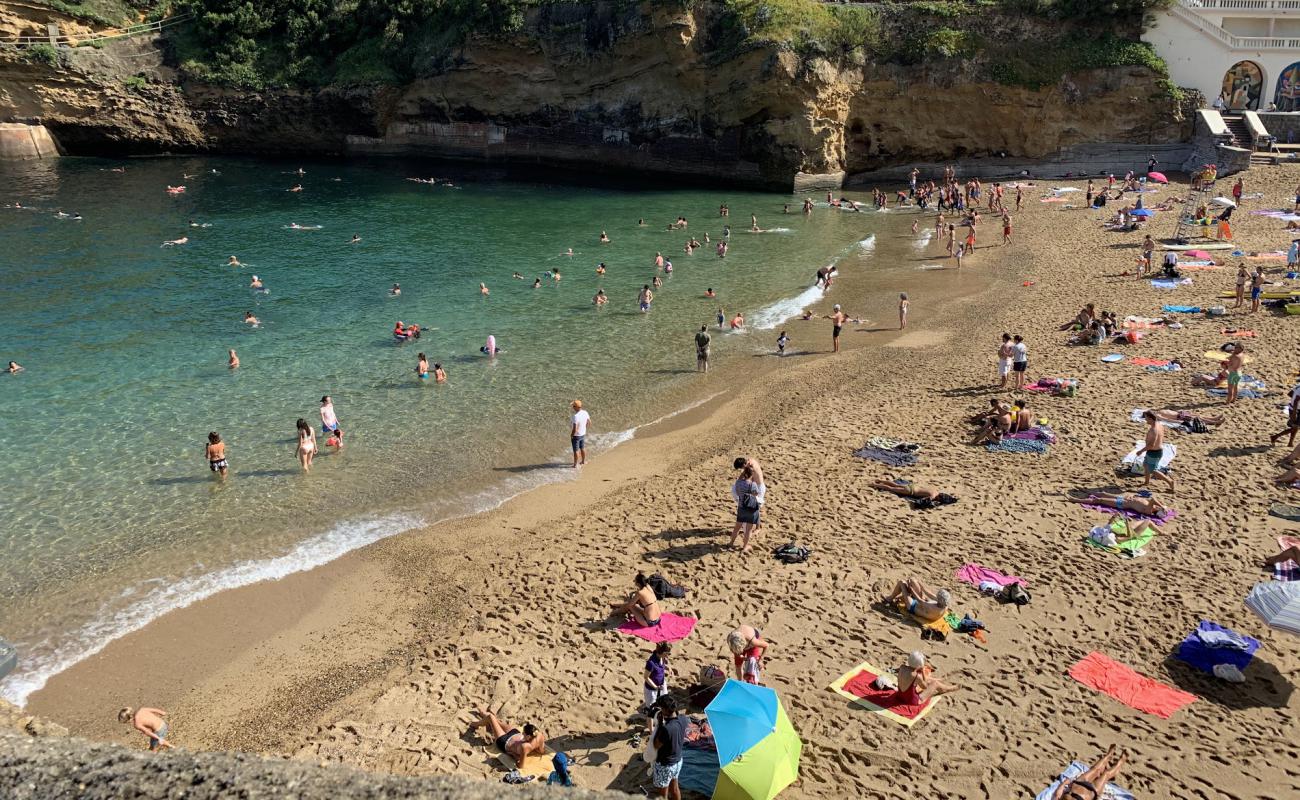 Photo de Plage du Port Vieux avec sable lumineux de surface