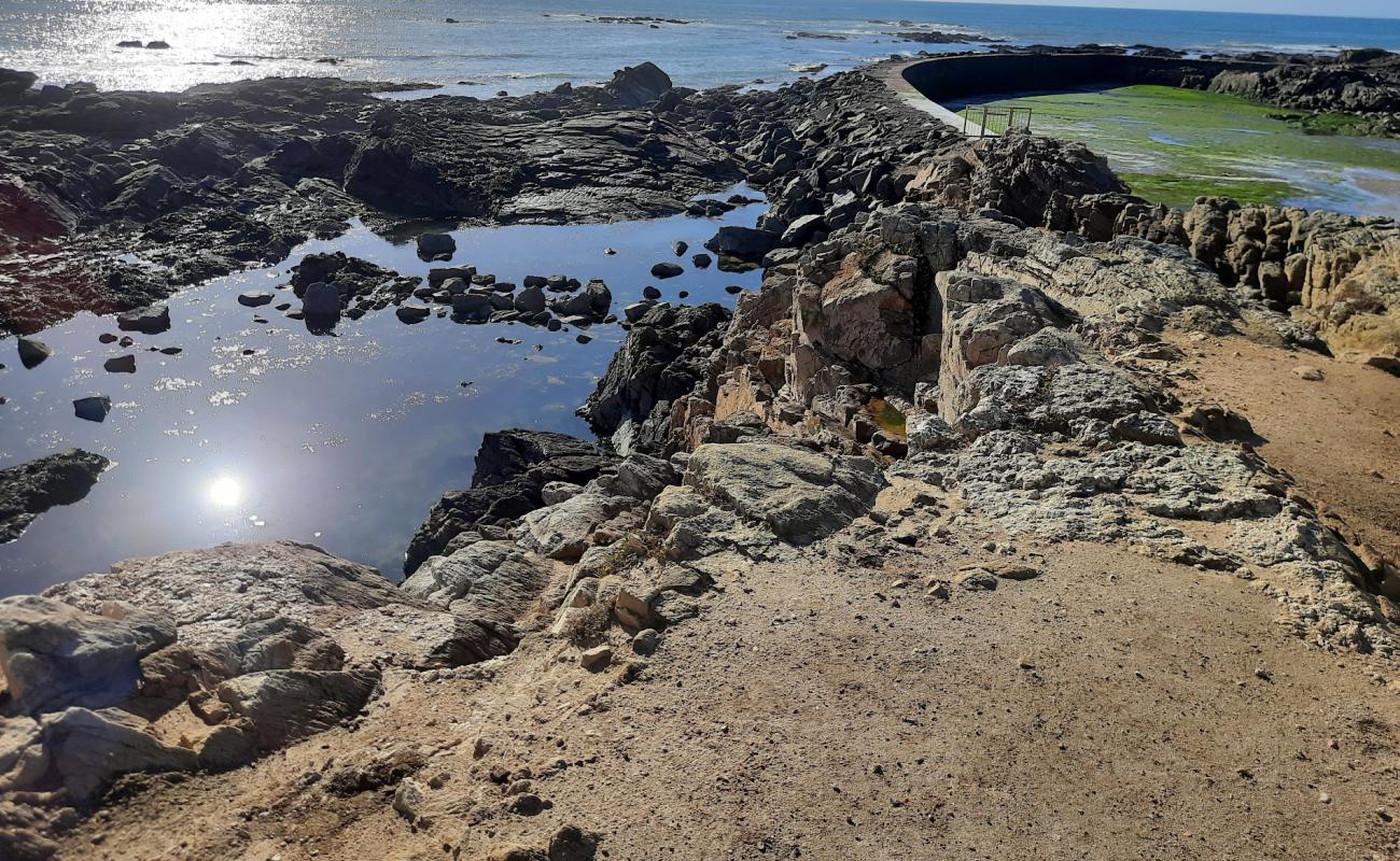 Photo de The Dombret basin beach avec béton de surface