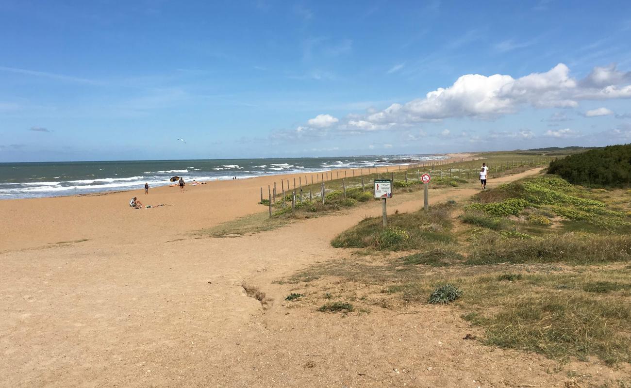 Photo de Graviers beach avec sable lumineux de surface