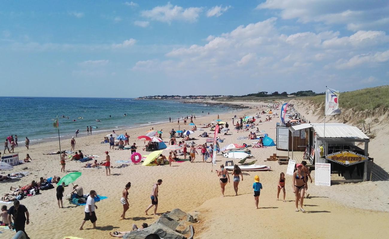 Photo de Plage des Dunes avec sable clair avec caillou de surface