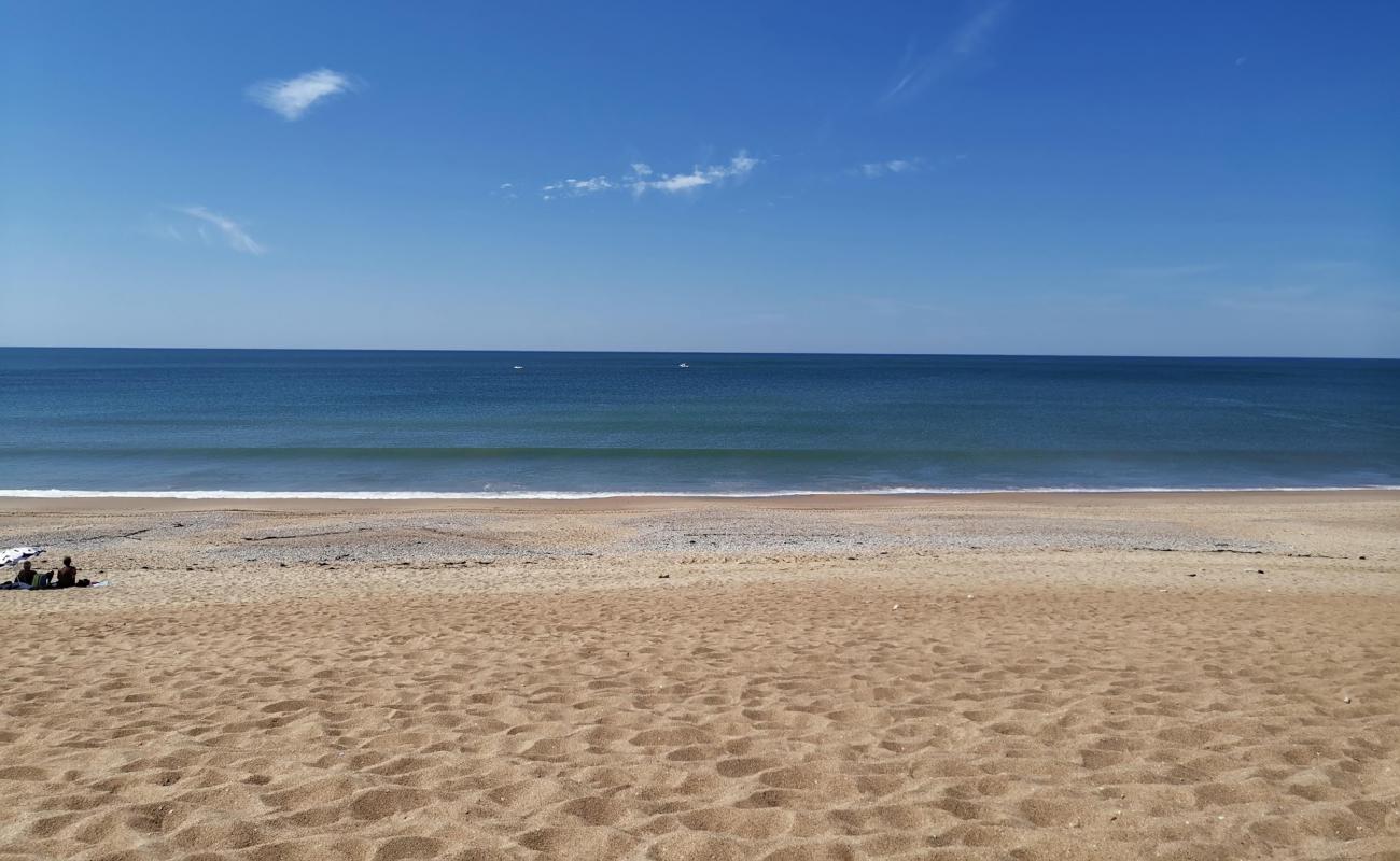 Photo de Du petit pont beach avec sable lumineux de surface