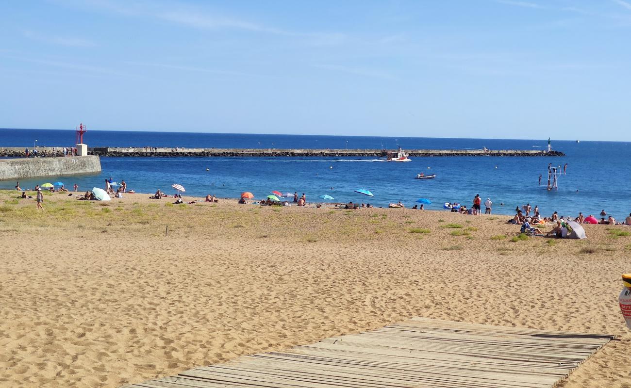 Photo de Boisvinet beach avec petits galets beige de surface