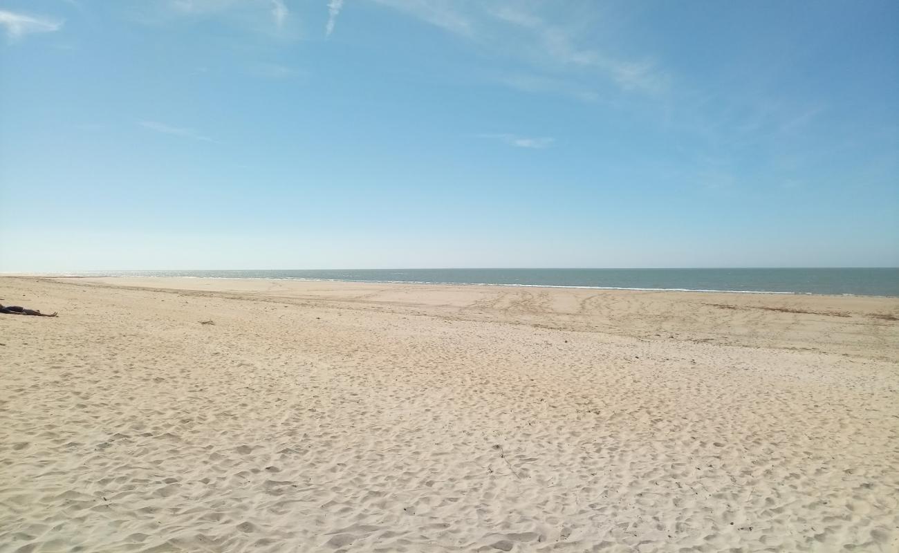 Photo de Boucholeurs beach avec sable blanc de surface