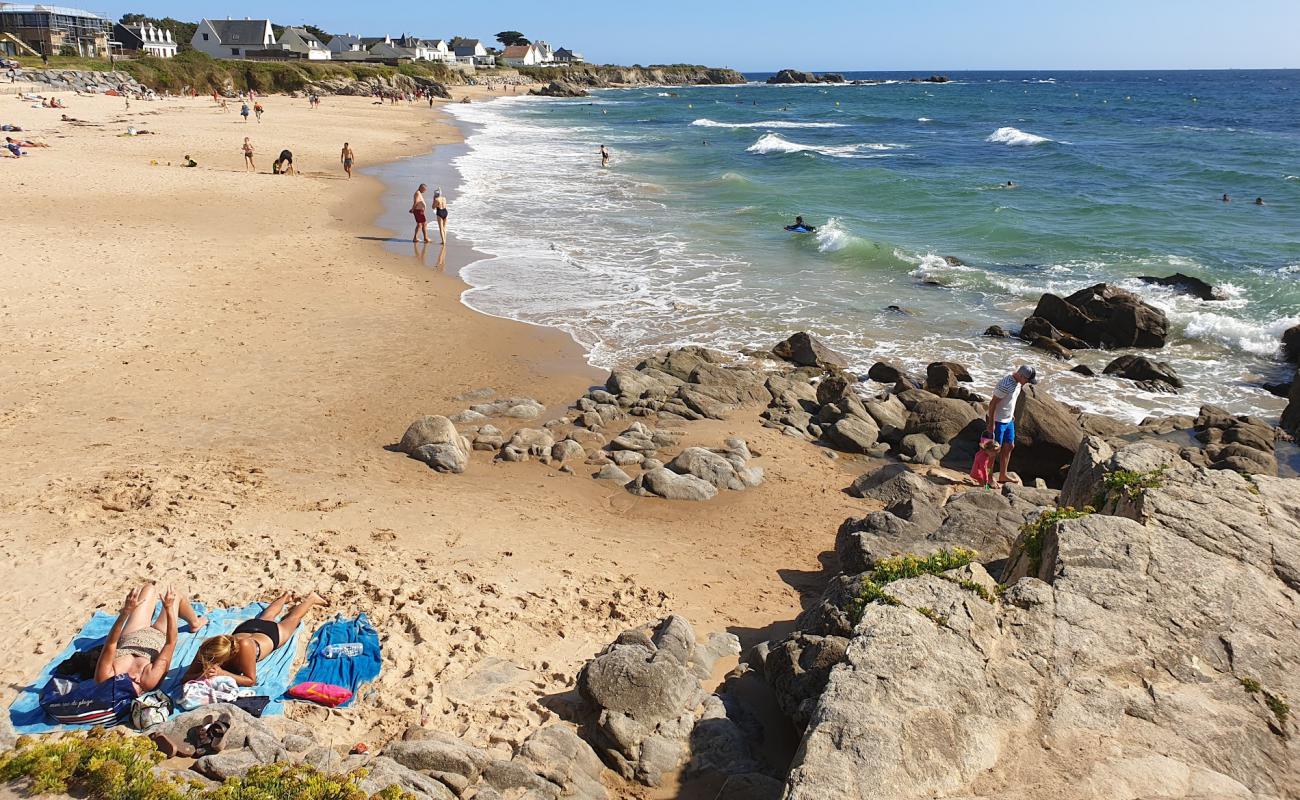 Photo de Plage de la Govelle avec sable lumineux de surface