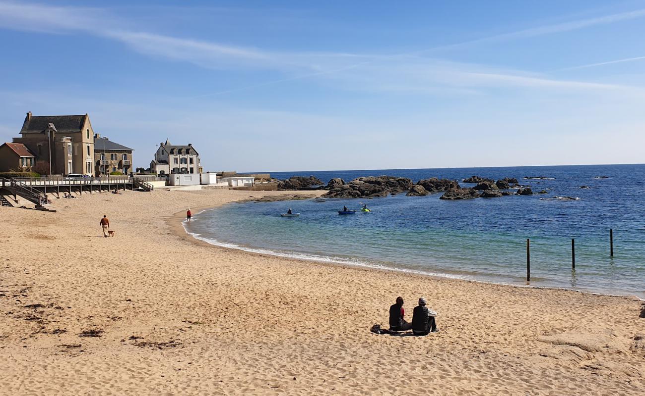 Photo de Plage du port Lin avec sable lumineux de surface