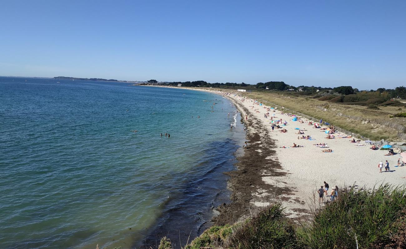 Photo de Plage des Govelins avec sable beige de surface