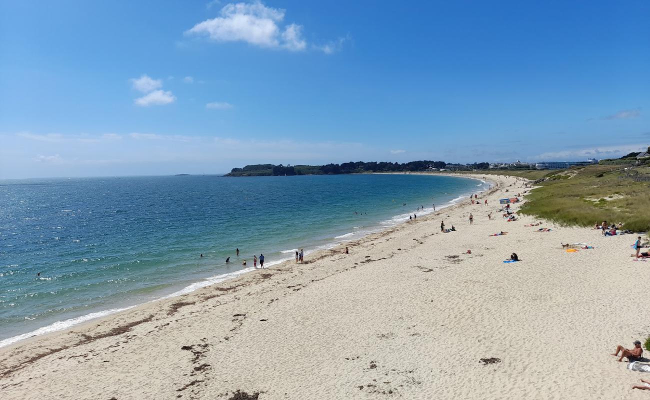 Photo de Plage de Kerjouanno avec sable clair avec caillou de surface