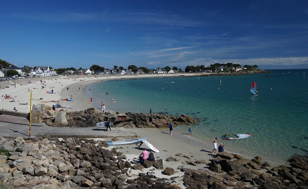 Photo de Plage de Saint-Colomban avec sable lumineux de surface