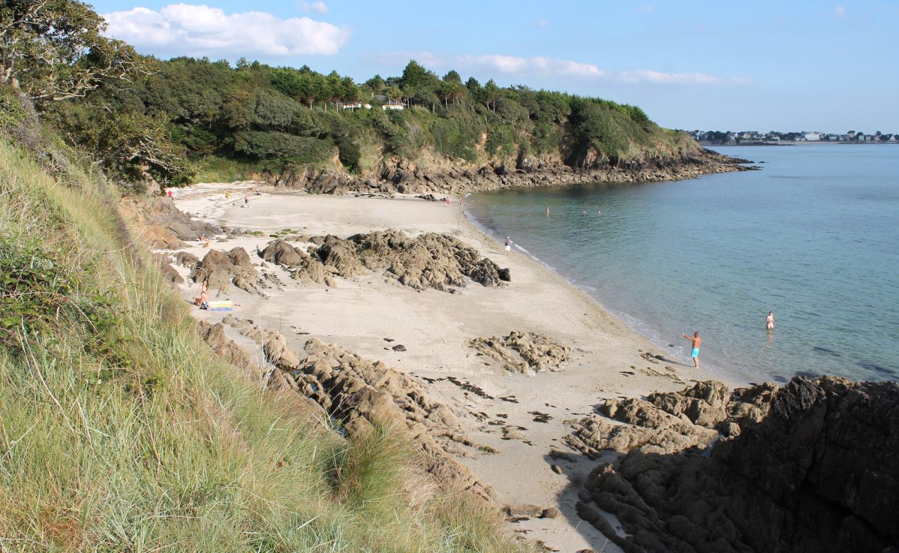 Photo de Plage des 4 sardines avec sable beige de surface
