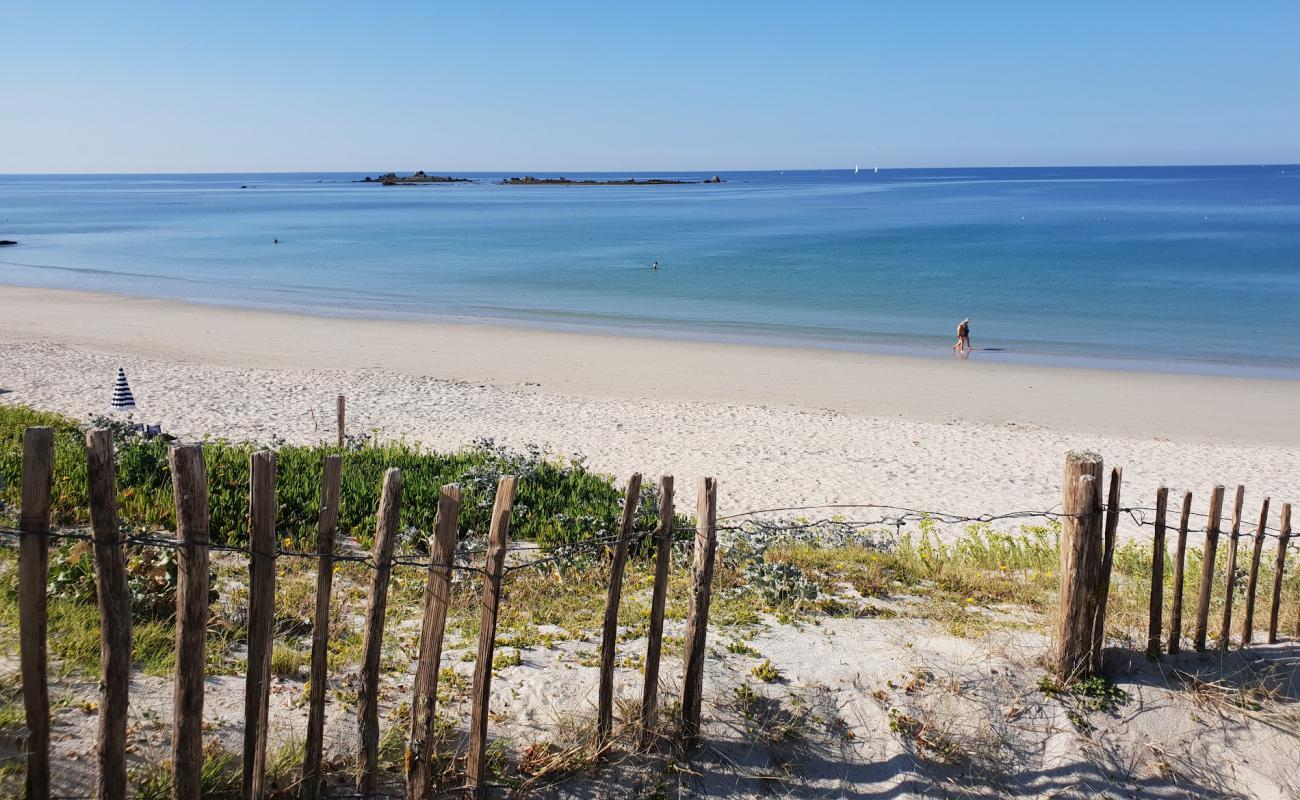 Photo de Plage des Sables Blancs avec sable blanc de surface