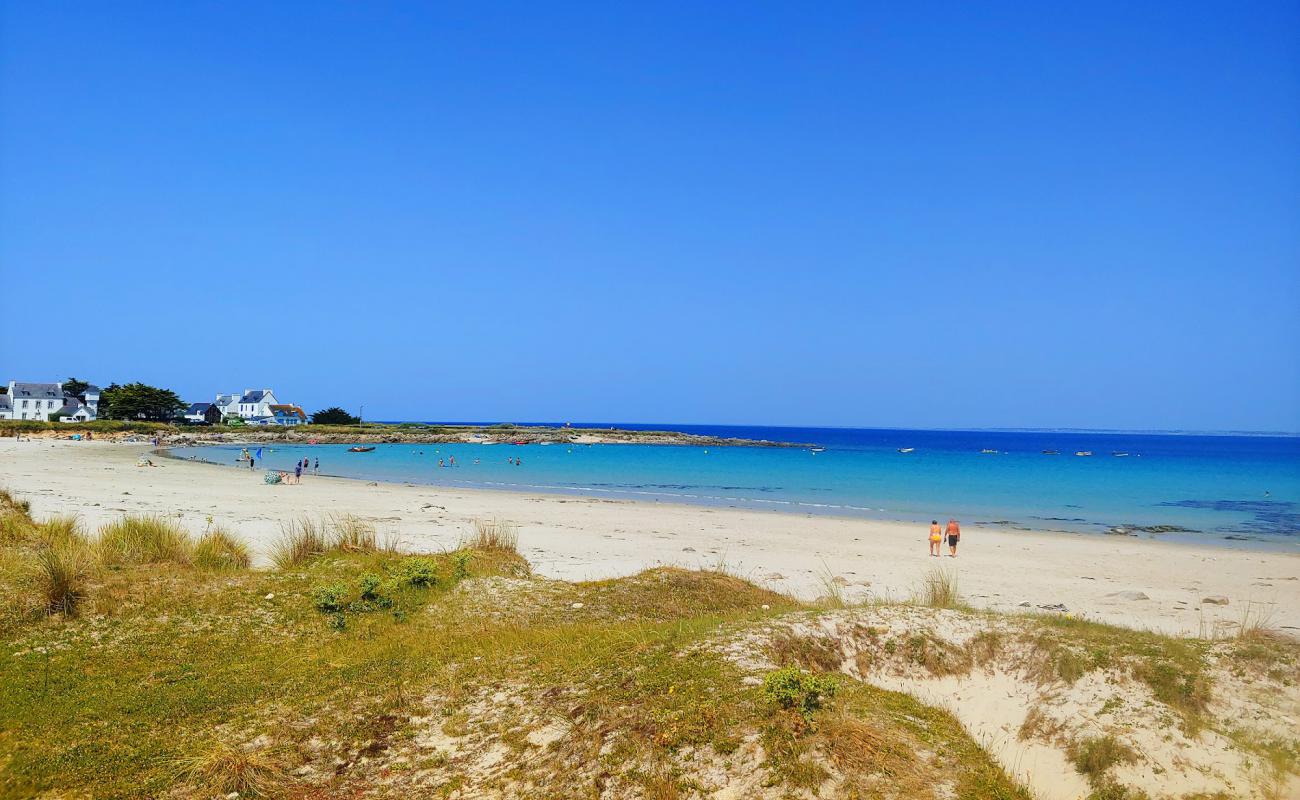 Photo de Plage de Pors Carn avec sable blanc de surface