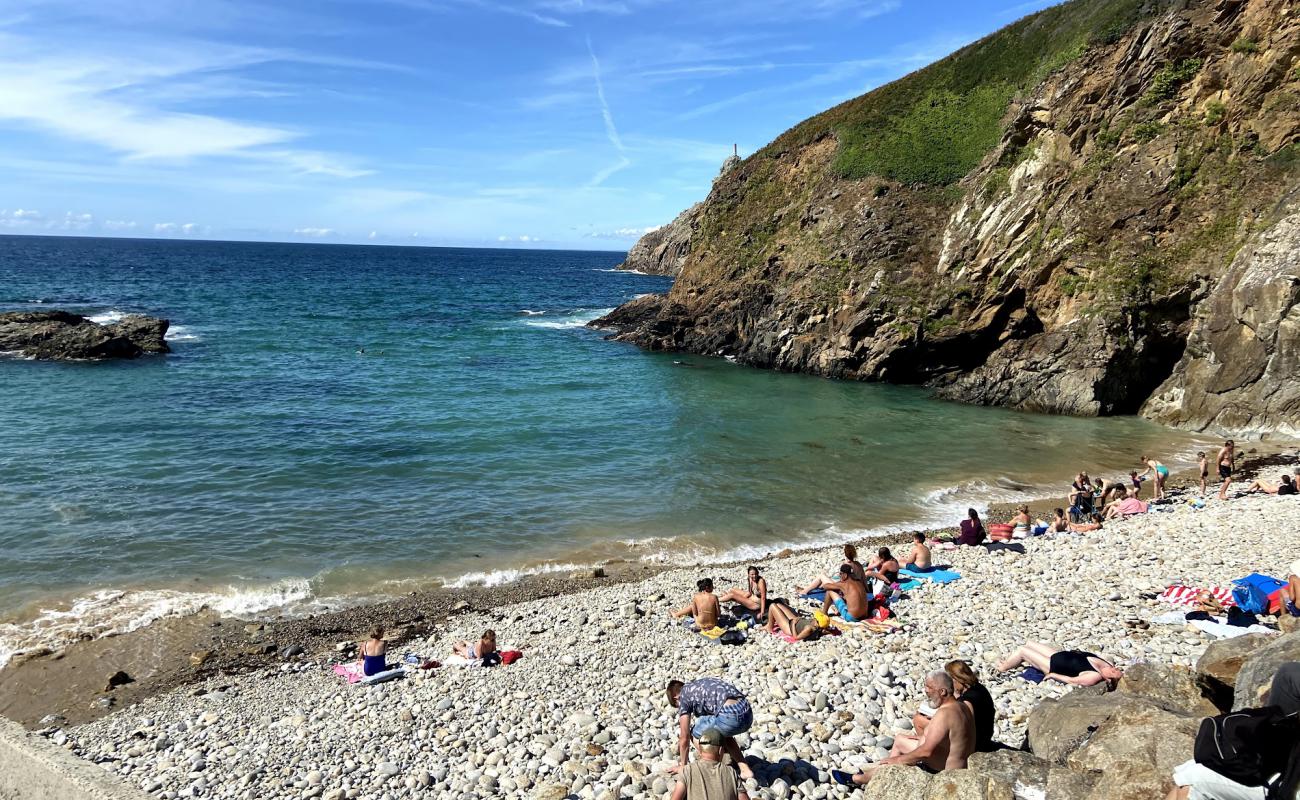 Photo de Plage de Theolen avec sable beige & galets de surface