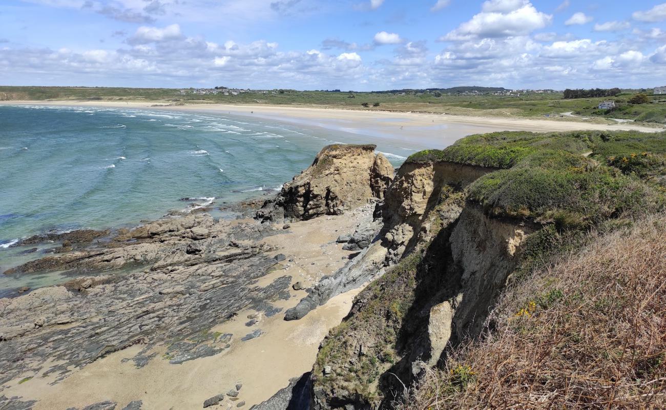 Photo de Plage de Kersiguenou avec sable beige de surface